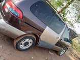 A picture of Toyota sienna 02