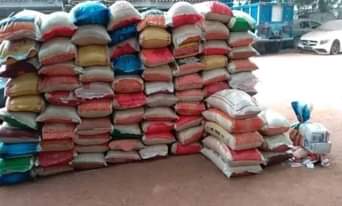 A picture of Bags of Rice Vegetables Oil