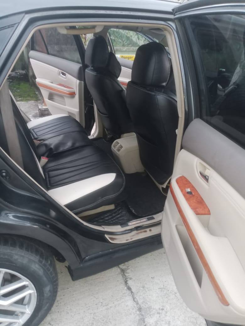 A picture of Lexus Rx330