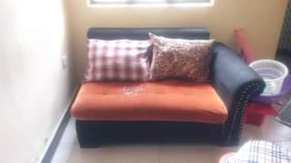 A picture of Sofa zote mbili znauzwa Bei 200 000