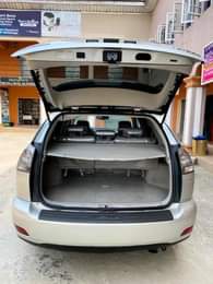 A picture of KB AUTOs FIRST BODY LEXUS RX330 2005 MINT LUXURY MILEAGE