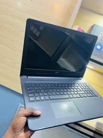 A picture of DELL LAPTOP