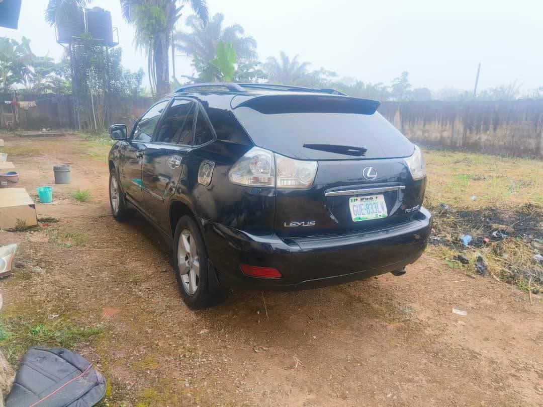 A picture of Rx330 with everything working