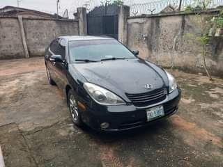 A picture of Lexus ES300