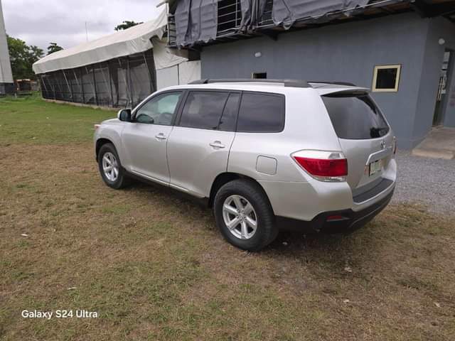 A picture of Toyota 2010 upG to 2012 ..07088153375