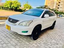 A picture of TOYOTA HARRIER CC2360 FULL DOCOMENT FULL AC GARI KALI SANAA