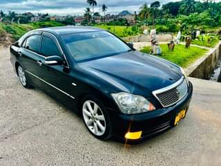 A picture of TOYOTA CROWN ATHLETE