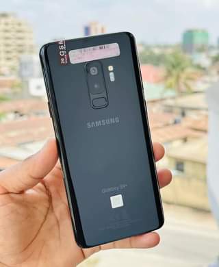 A picture of GALAXY S9 BRAND NEW 