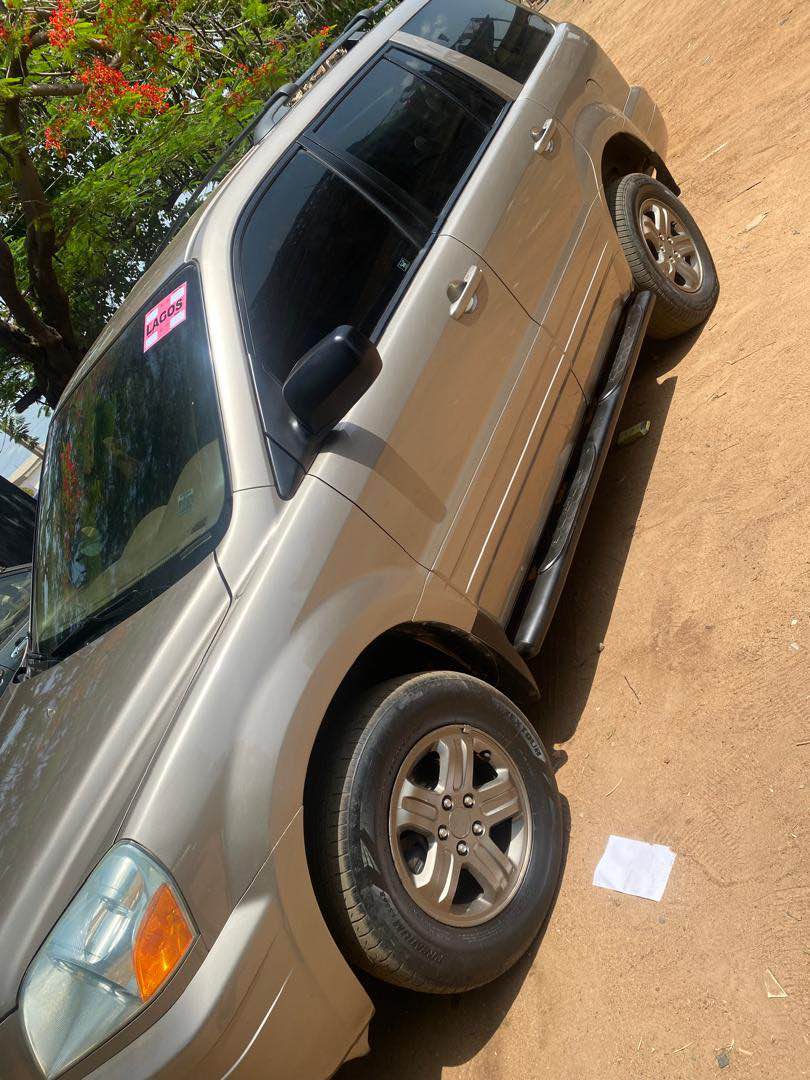 A picture of Honda pilot Toks standard