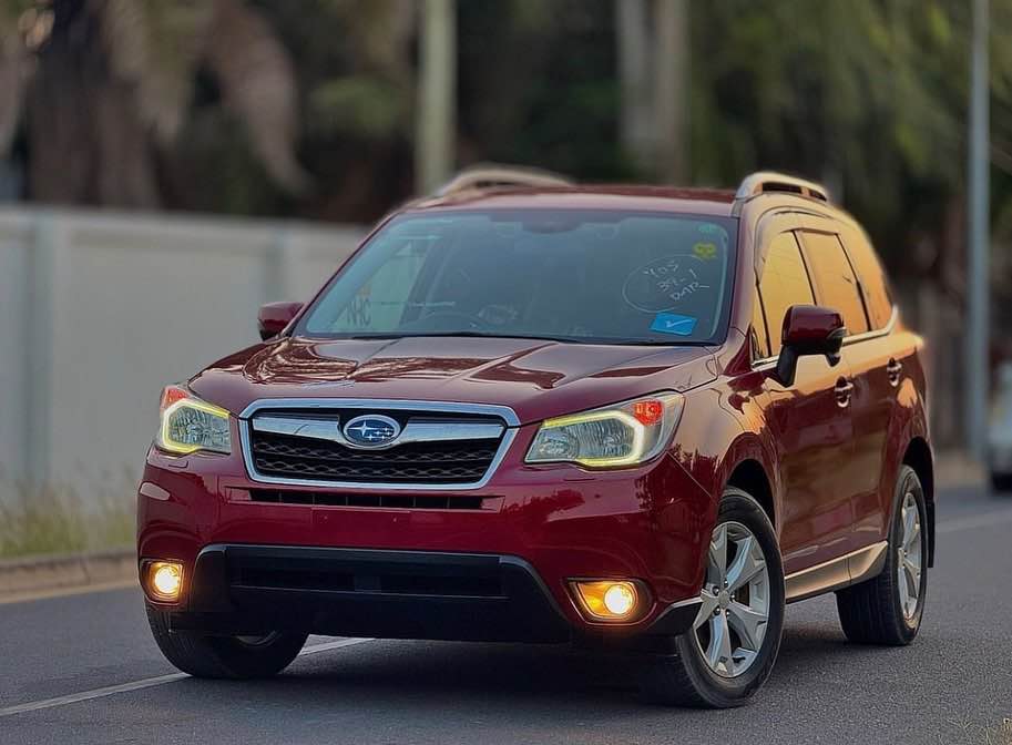 A picture of SUBARU FORESTER 2013