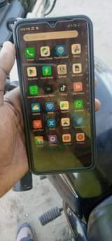 A picture of Infinix hot 12i