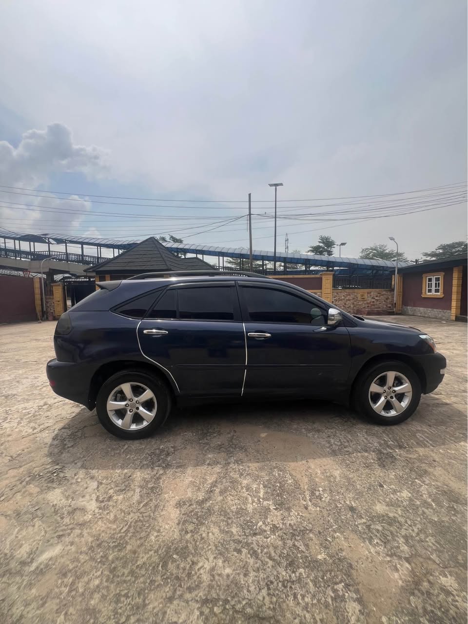 A picture of Lexus RX350