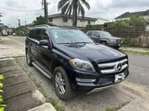 A picture of Mercedes Benz GL550