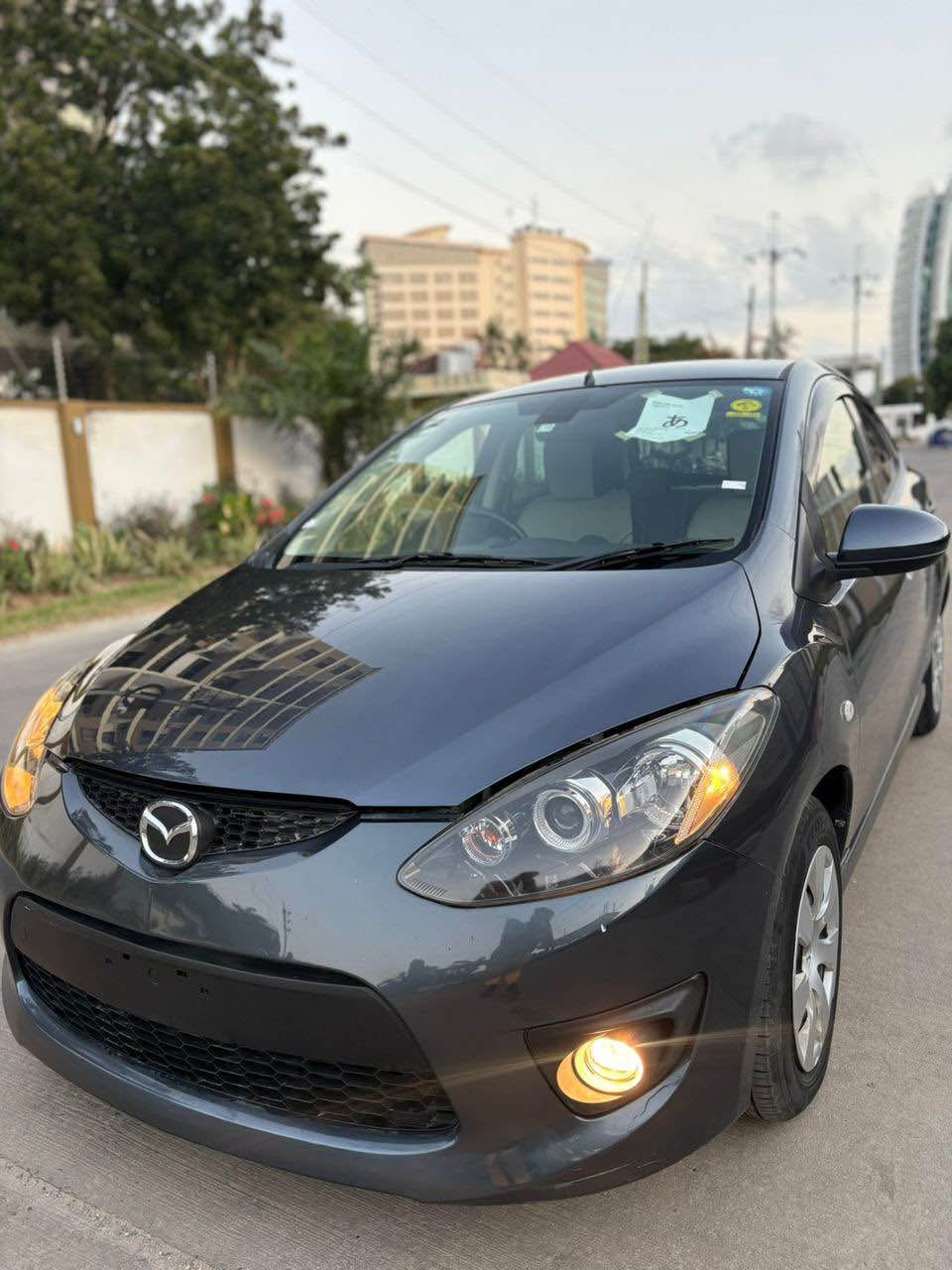 A picture of Mazda demio 2010