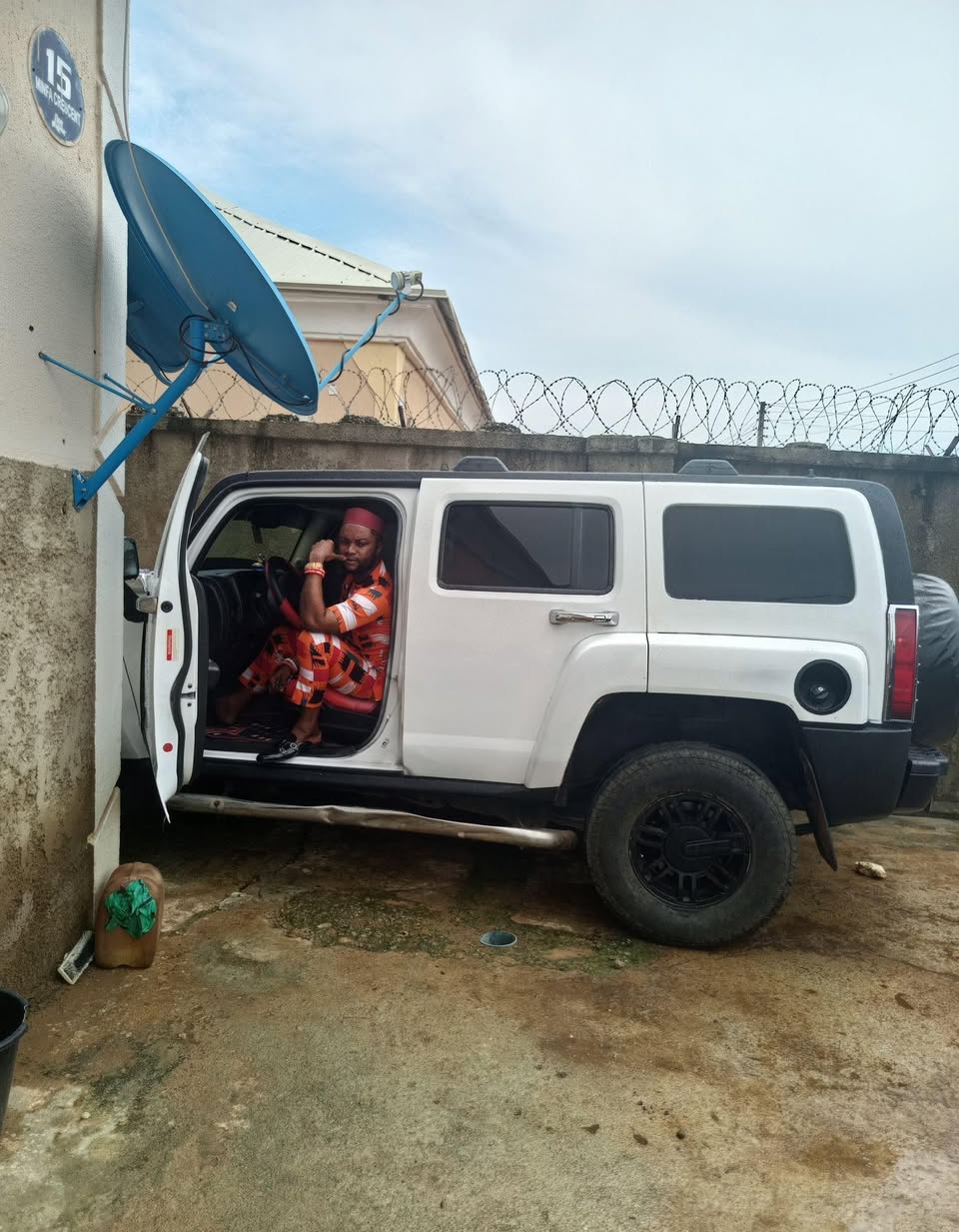 A picture of 2008 Hummer 3