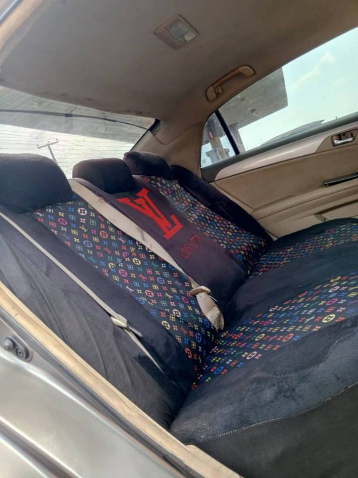 A picture of Toyota Avalon 2008