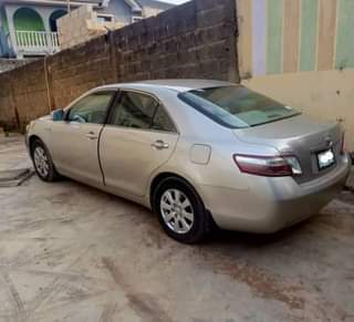 A picture of Clean Nigerian Used Gold Toyota Camry 2009 XLE Full Options