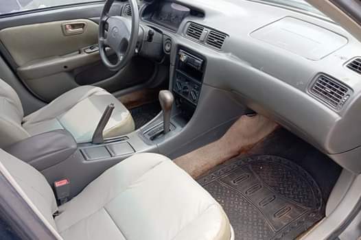 A picture of Toyota Camry 2001 LE