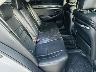 A picture of Toyota crown ATHLETIC