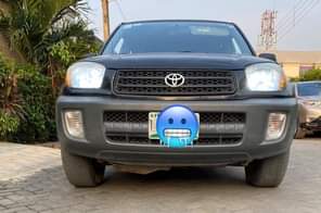 A picture of Good deal V Clean 2004 RAV4 Absolutely nothing to fix
