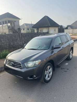 A picture of Toyota Highlander 2010 Everything working perfectly well Nothing to fix