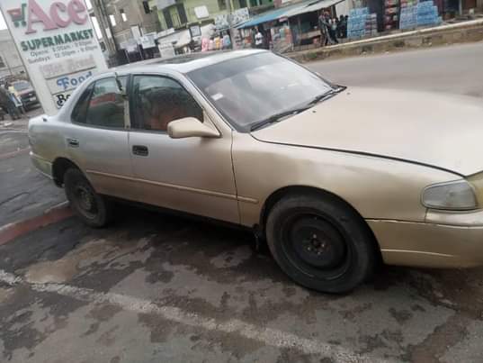 A picture of Toyota Camry orobo