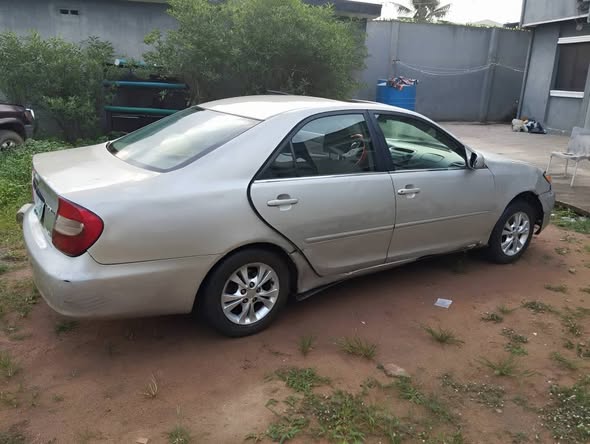 A picture of 2004 Toyota camry