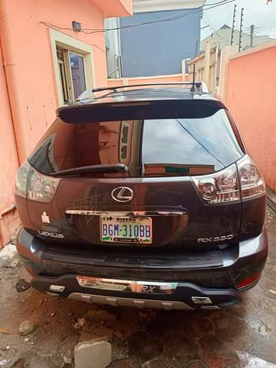 A picture of 2005 LEXUS RX330
