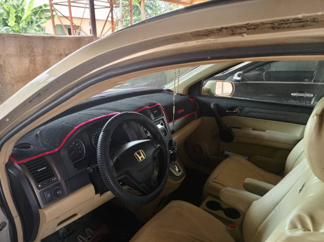 A picture of Honda CRV 08