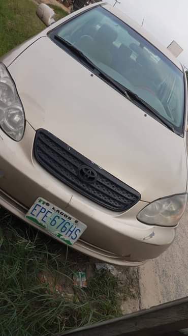 A picture of 2005 6 Toyota Corolla Purely first body Engine good AC