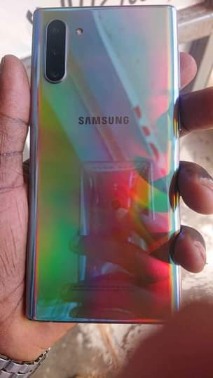 A picture of Samsung galaxy note 10 256gb 12gb ram
