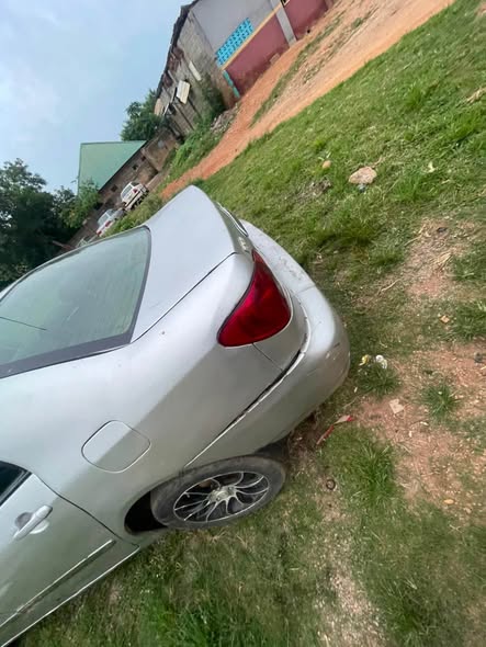 A picture of 06 Toyota Corolla with sharp engine gear buy and drive