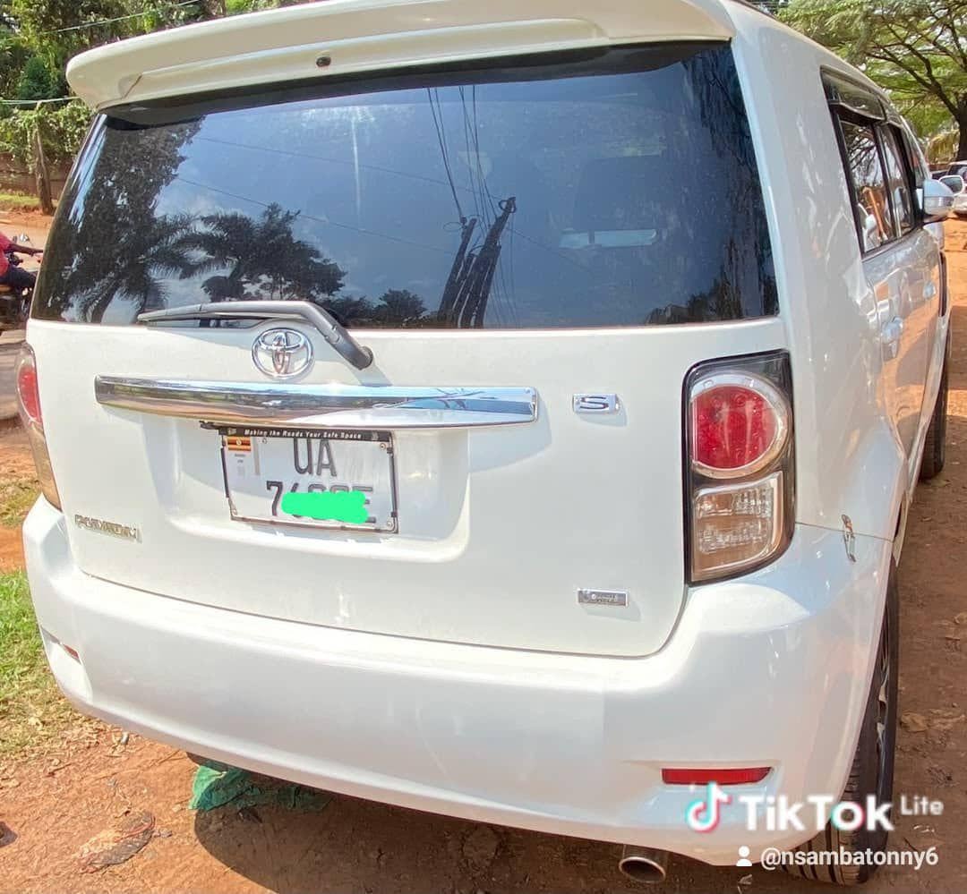 A picture of Toyota rumion
