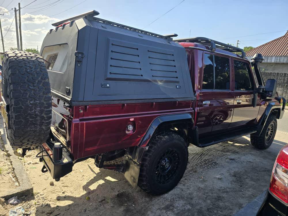 A picture of TOYOTA LANDCRUISER