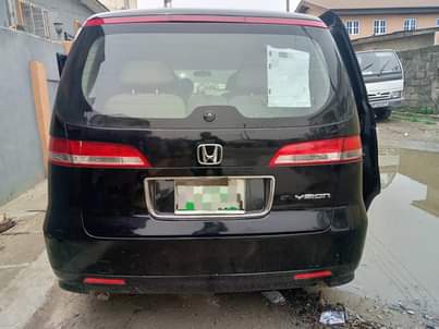 A picture of Honda Elysion 2003