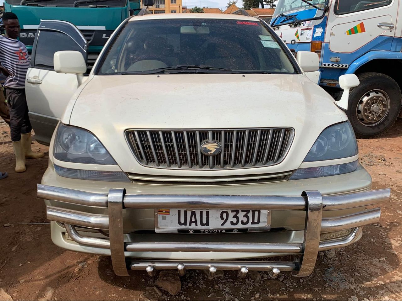 A picture of TOYOTA HARRIER