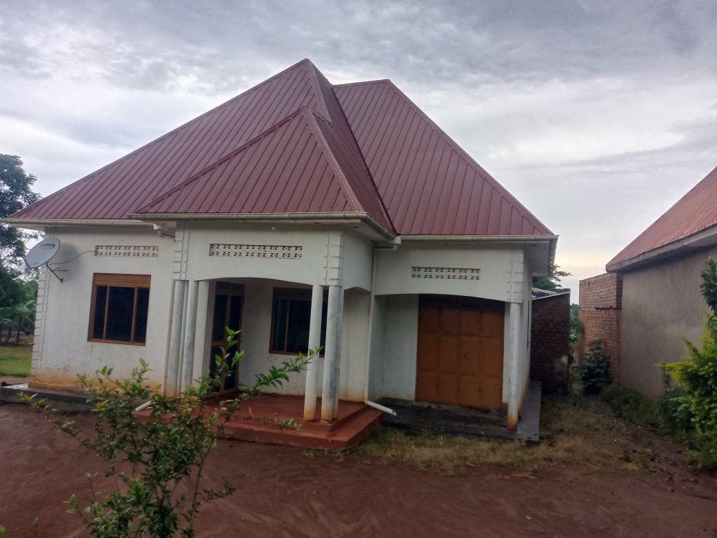 A picture of HOUSE FOR SALE IN NAKASEKE KAPEEKA
