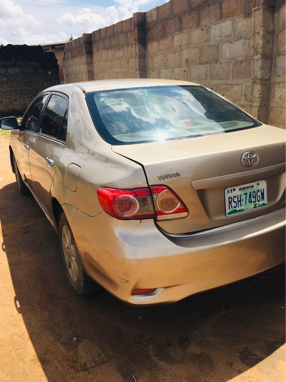 A picture of Toyota corolla 010 partly first body Engine very silent gear