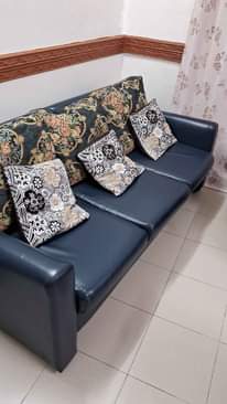 A picture of House hold items