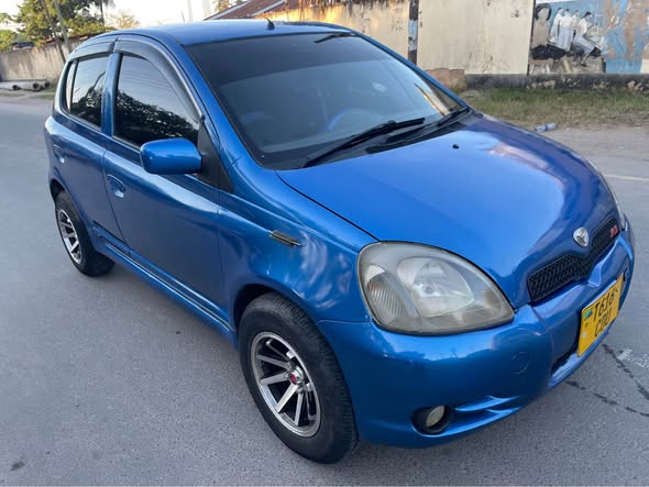 A picture of Toyota Vitz RS for Sale Year 2001 Engine 2NZ CC