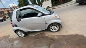 A picture of Smart car