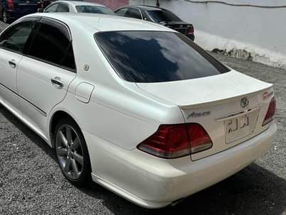 A picture of TOYOTA CROWN ATHLETE