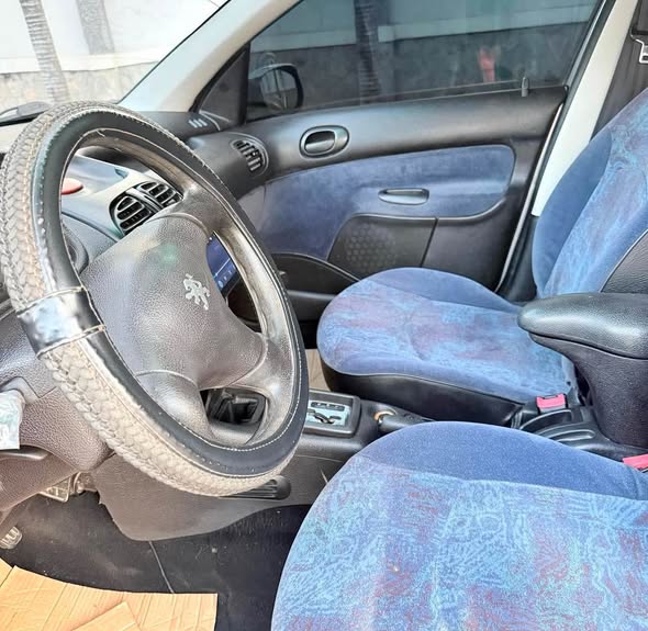 A picture of 3MONTH USED 206 AUTOMATIC TRANSMISSION