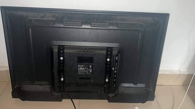 A picture of 40 inches Roku smart TV