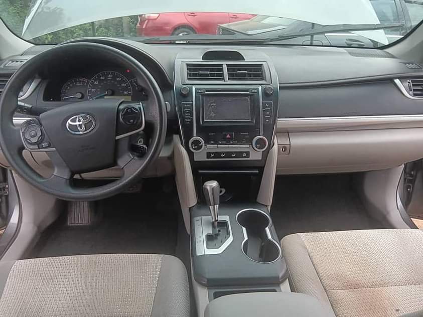 A picture of Distress Foreign used 012 Toyota camry