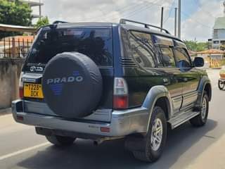 A picture of TOYOTA PRADO