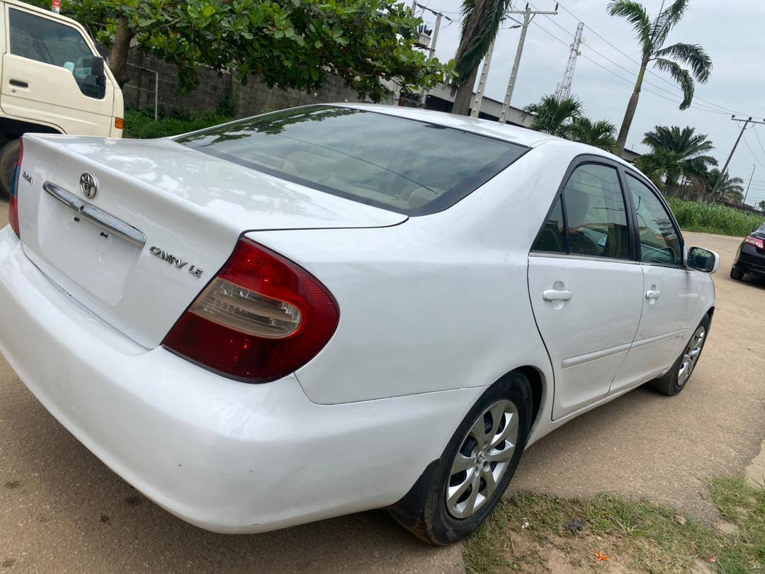 A picture of 2004 Toyota Camry