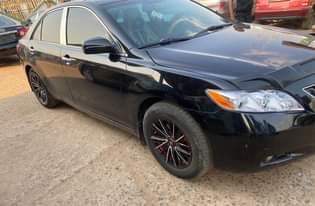 A picture of CLEAN TOYOTA CAMRY 09 XLE IT HAS VERY CLEAN INTERIOR