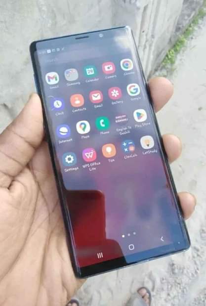 A picture of Samsung Note 9 Ram6gb 128gb storage