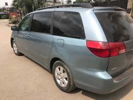 A picture of TODAY DEAL TOYOTA SIENNA 2005 USED NOT REGISTERED Engine Gear